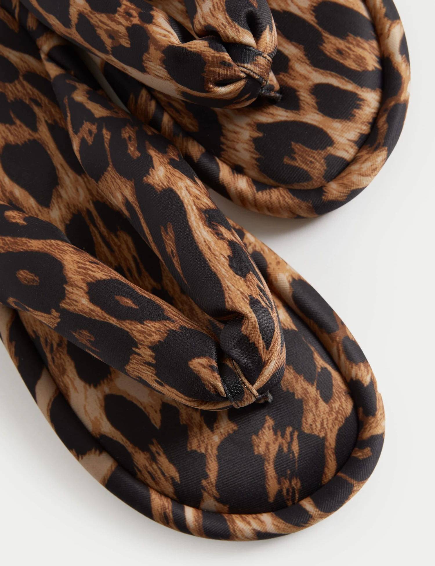 Leopard Print Slider Slippers 5 Leopard Print Slider Slippers - Image 3