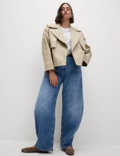 Mid Rise Relaxed Horseshoe Jeans