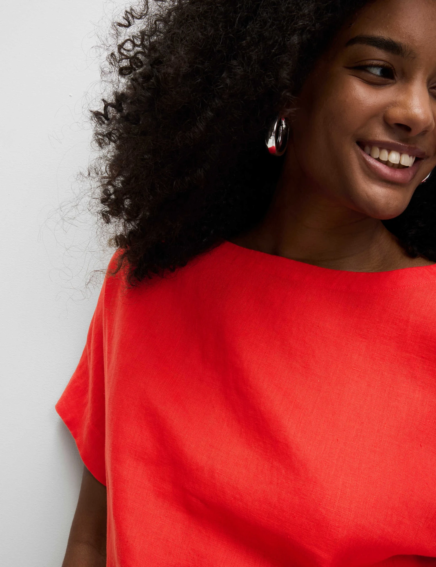 Pure Linen Relaxed T-Shirt 6 Pure Linen Relaxed T-Shirt - Image 4