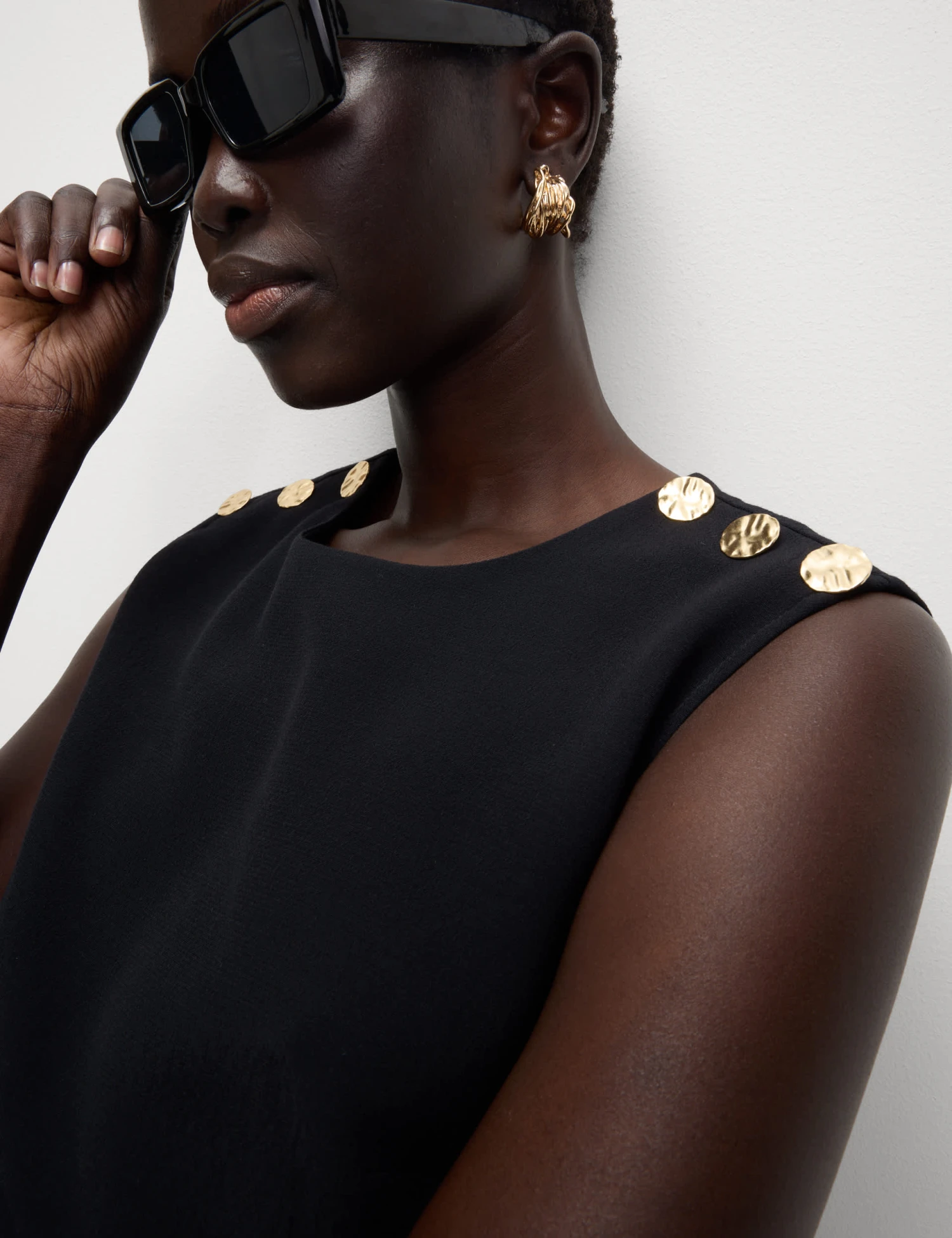 Round Neck Button Detail Mini Shift Dress 7 Round Neck Button Detail Mini Shift Dress - Image 5