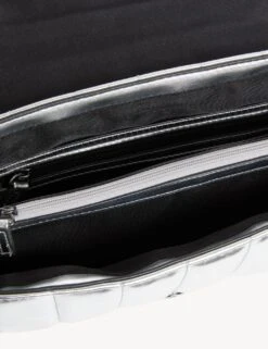 Quilted Chain Strap Shoulder Bag 8 Quilted Chain Strap Shoulder Bag -M&S SD 01 T01 1118Z XX X EC 2