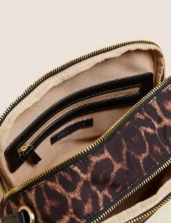 Zip Around Cross Body Camera Bag 8 Zip Around Cross Body Camera Bag -M&S SD 01 T01 1515V N4 X EC 2