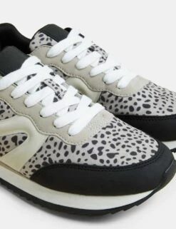 Lace Up Side Detail Trainers -M&S SD 01 T02 8977T Y4 X EC 1