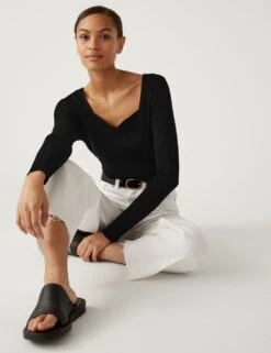Ribbed Sweetheart Neck Jumper