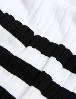 Striped Crew Neck Fitted Knitted Vest -M&S SD 01 T38 5092S Y4 X EC 6