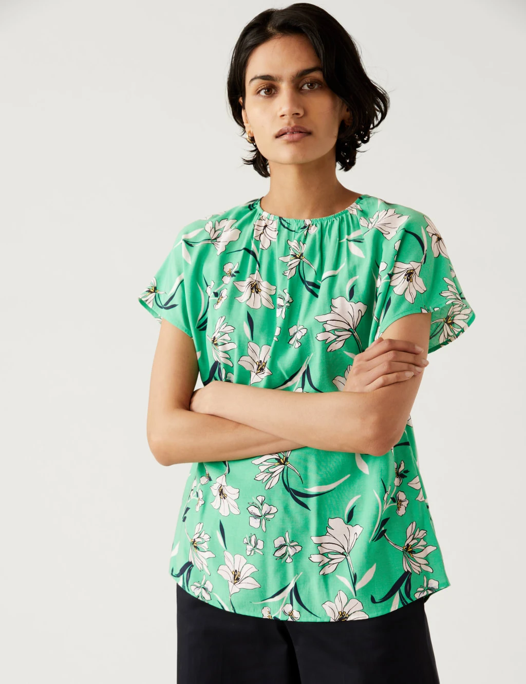 Floral Round Neck Blouse 5 Floral Round Neck Blouse - Image 3