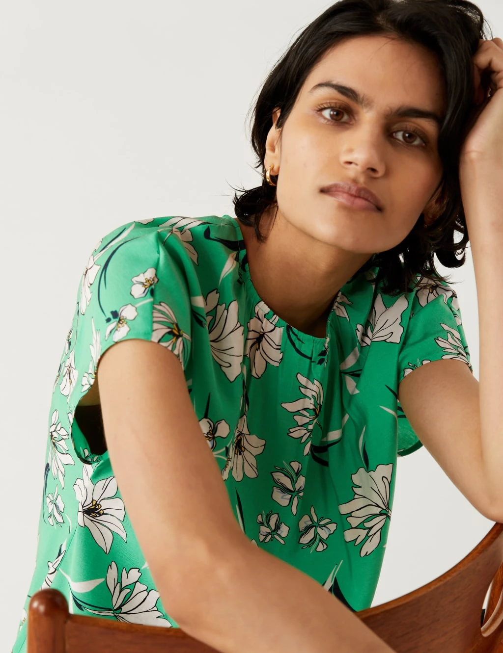 Floral Round Neck Blouse 7 Floral Round Neck Blouse - Image 5