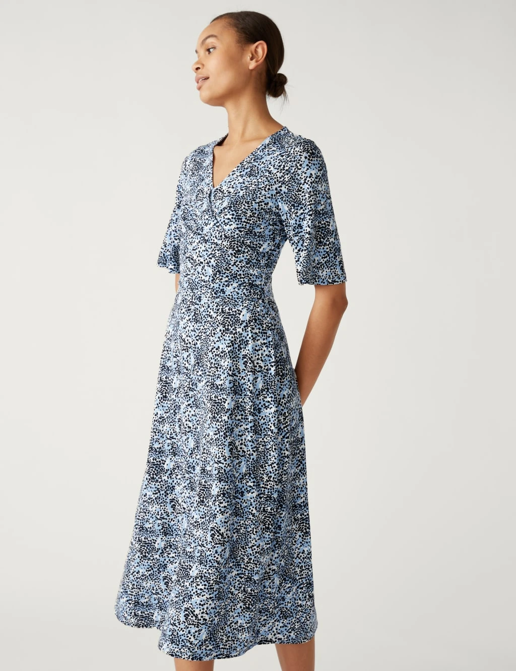Jersey Printed V-Neck Midi Wrap Dress 5 Jersey Printed V-Neck Midi Wrap Dress - Image 3