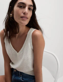 Sequin Textured V-Neck Knitted Vest