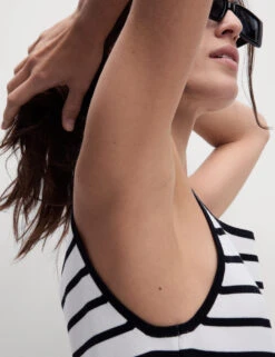 Striped Square Neck Fitted Knitted Vest