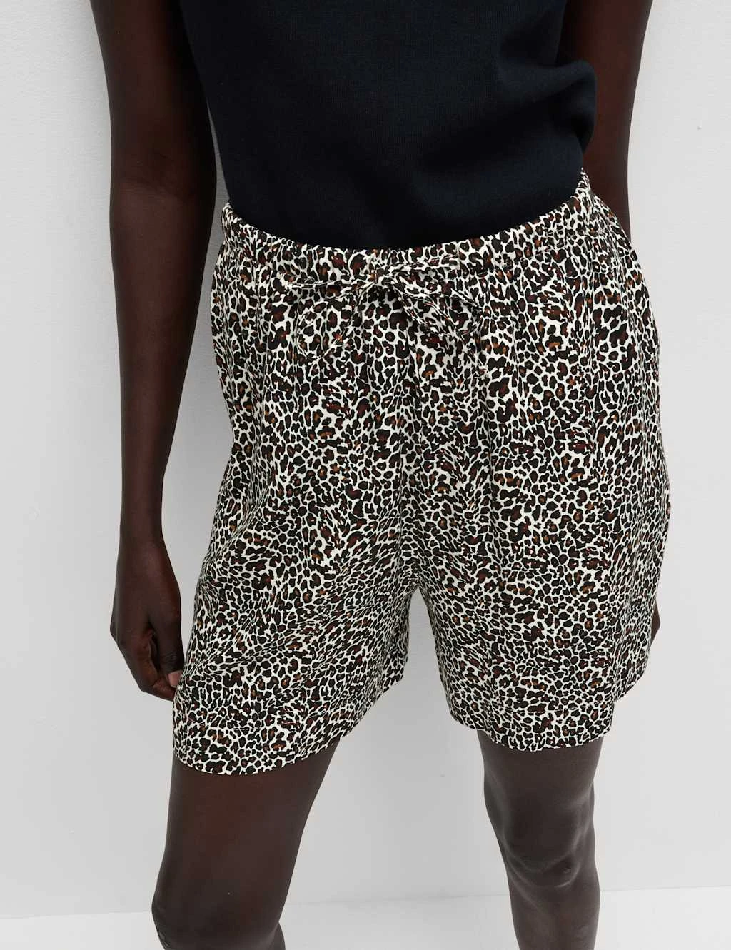 Printed Pure Twill High Waisted Shorts 15 Printed Pure Twill High Waisted Shorts - Image 13
