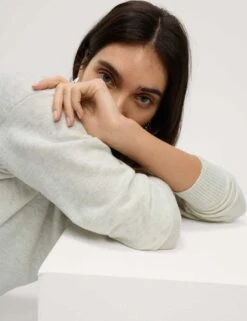 V-Neck Jumper -M&S v neck jumper 16